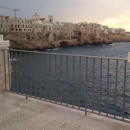 A Due Passi Dal Mare Locazione Turistica * بولينيانو آ ماري